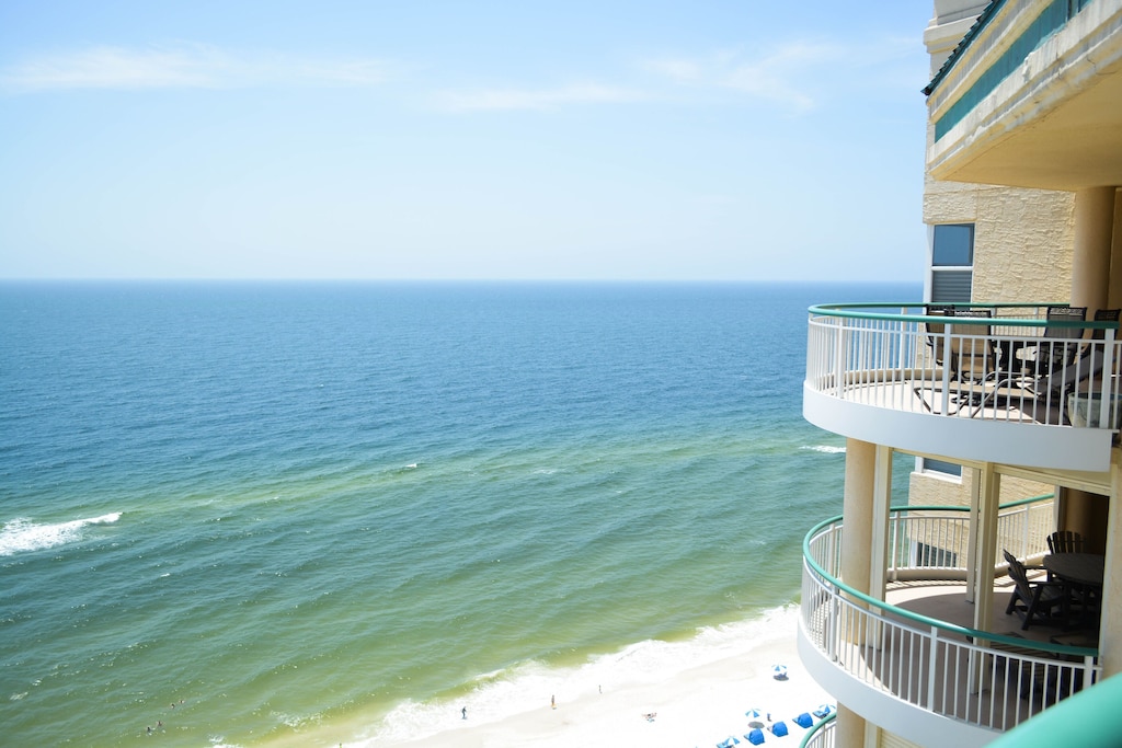 Beachfront Vacation Tips to Save Money & Travel Smart